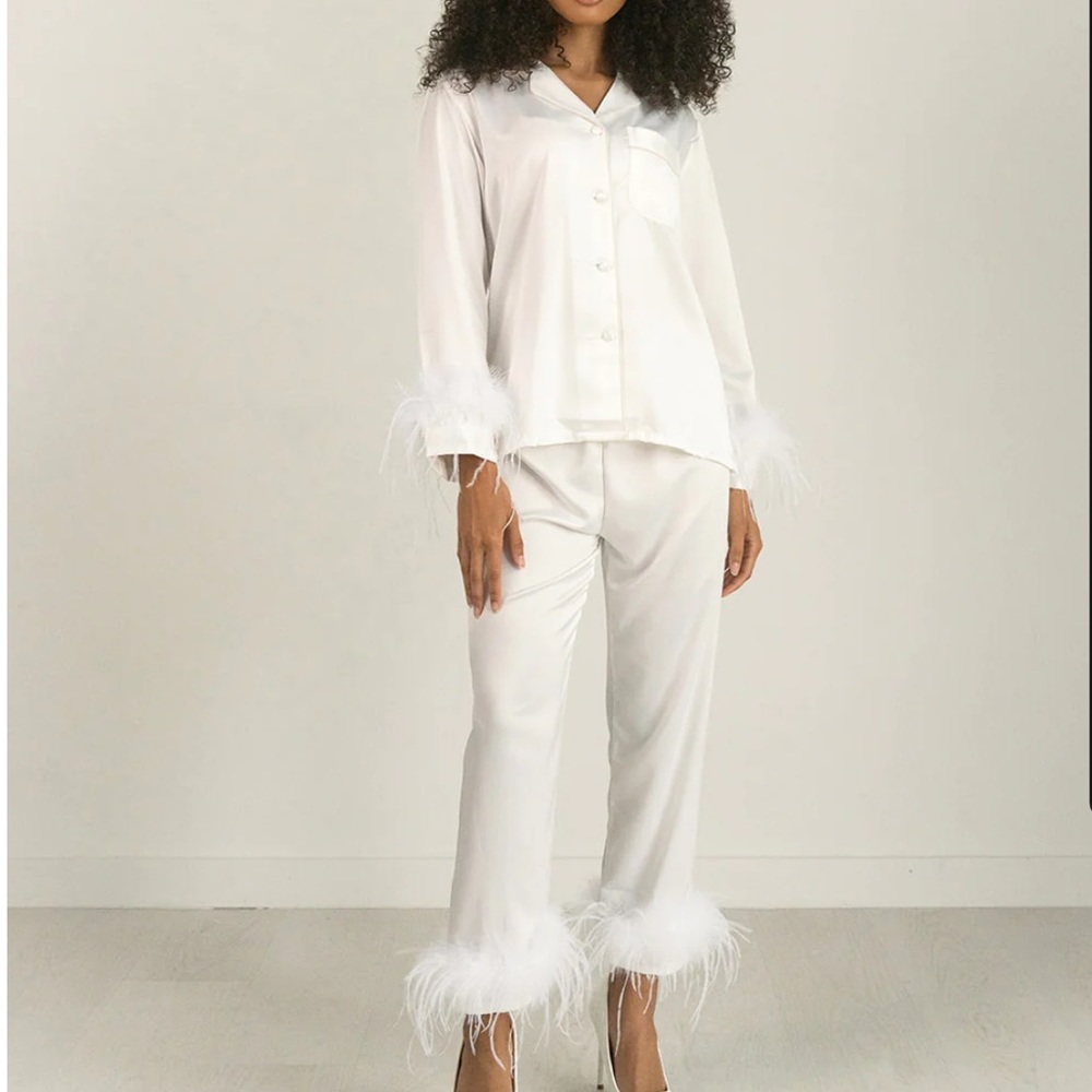 BON VIVIANN White Cloud Feather Pajamas